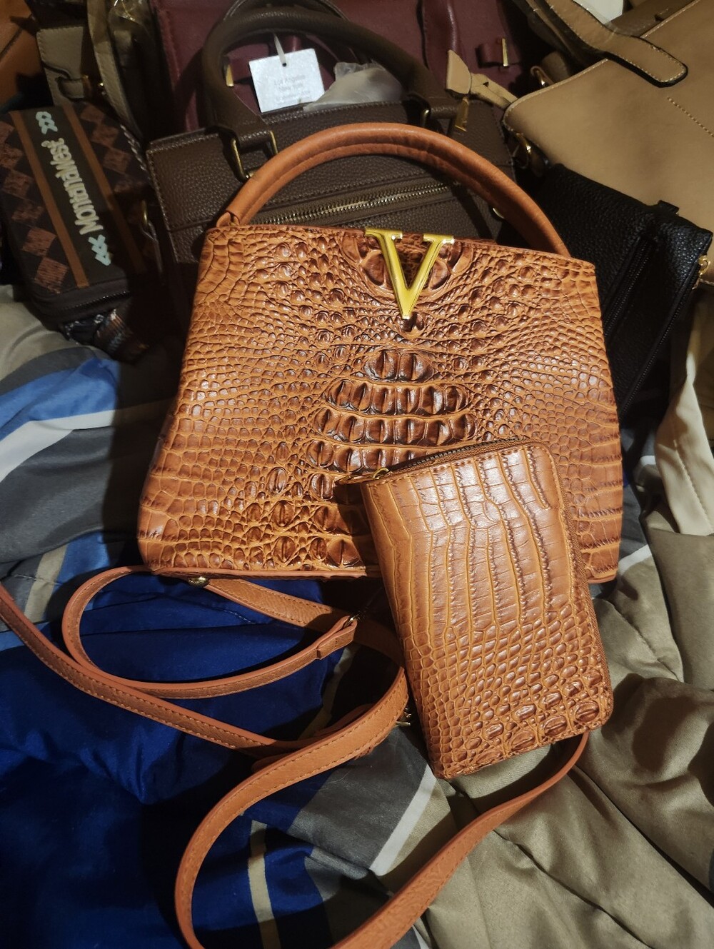 Crossbody With Matching Wallet - Picture 5 of 6